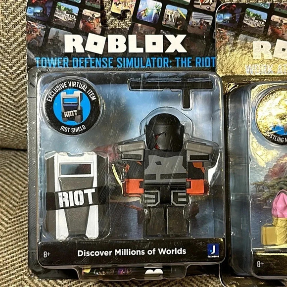 NWT Roblox Bundle of 3 Sealed Jazwares Toys - Picture 3 of 8